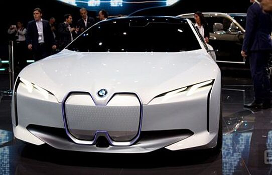 В BMW признают, что производство электромобилей им “влетает в копеечку”