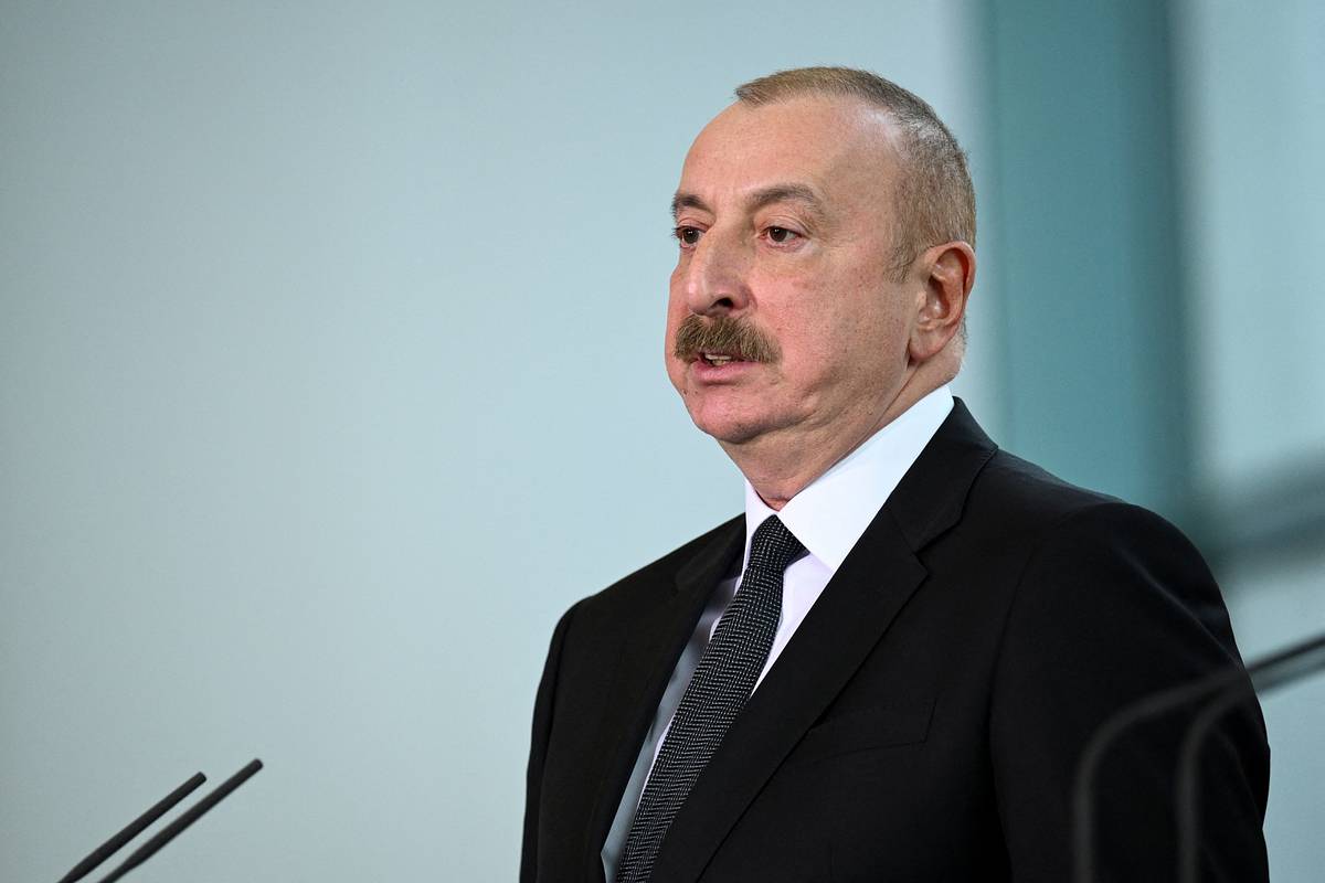 Азербайджан выразил соболезнования в связи с гибелью президента Ирана