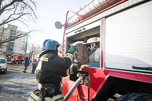 Во Владивостоке загорелась квартира