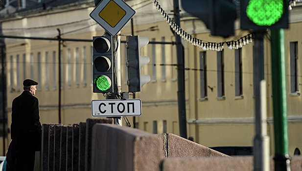 В Москве поменяли режим работы светофоров по 186 адресам