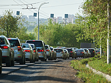 Дорогое такси и загруженные дороги: пробки парализовали движение на кемеровских улицах