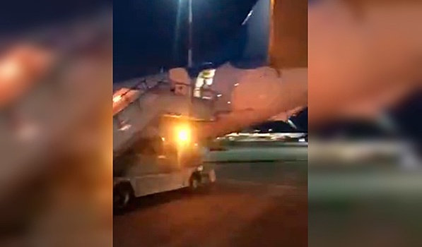 Boeing экстренно сел в Казани