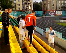 На футболе в Кузбассе хоккеист подрался с болельщиком