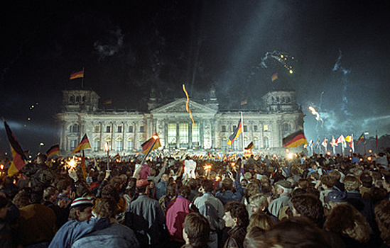 "По цене бутерброда": 35 лет назад состоялось воссоединение Германии