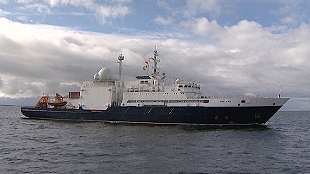 Океанографическое судно «Янтарь» покинуло Калининград после ремонта