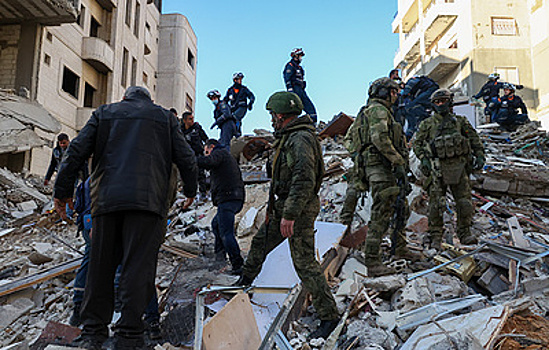 Российские военнослужащие в Сирии за сутки спасли из-под завалов 42 человека