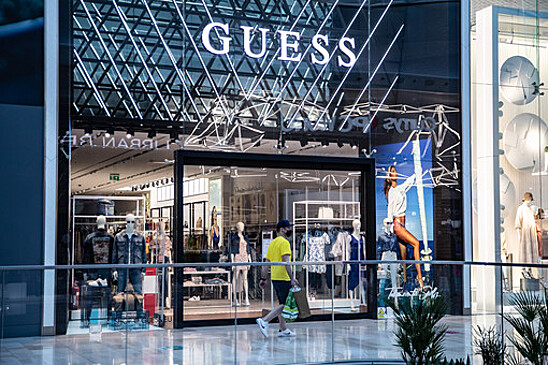 Основателей Guess хотят отстранить от управления из-за секс-скандала