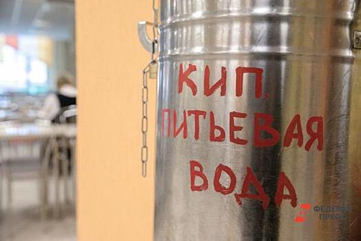 На юге Вологды началась развозка питьевой воды в цистернах