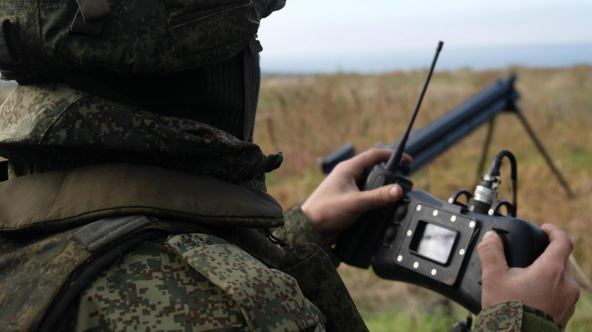 Операторы FPV-дронов уничтожили Leopard на Южнодонецком направлении