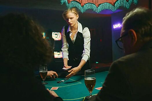 Вышел трейлер комедийного сериала «Нам покер» с Сашей Бортич