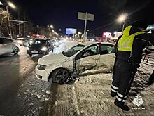 Четыре человека пострадали в Ижевске в результате столкновения машины и маршрутки