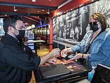 Что делать тем, кто не согласен с QR-кодами: ответ юристов