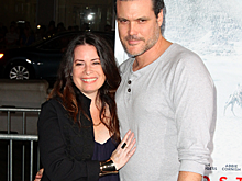 45-летняя звезда сериала «Зачарованные» Холли Мэри Комбс вышла замуж в третий раз