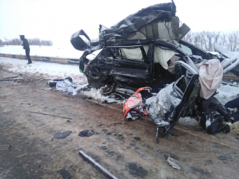 В ДТП на трассе Оренбург-Казань погибли два человека