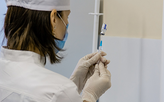 Волонтёры-медики начали работу в кабинетах вакцинации рязанской больницы