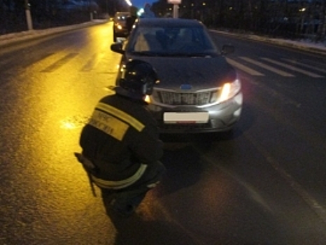 «Рено» въехал в припаркованный «Мерседес» в Автозаводском районе