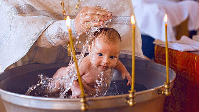 Памятка для крестных родителей: что нужно делать перед крещением