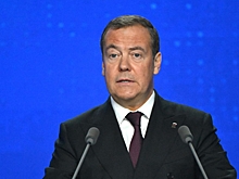 Медведев посетил Красногорский завод имени Зверева