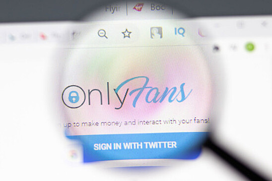 Основной владелец OnlyFans стал миллиардером в пандемию