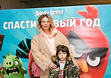 Филипп Киркоров, Анастасия Стоцкая и Виктор Логинов вышли в свет с подросшими детьми