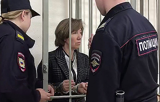 Проживающий в Казахстане сотрудник ПсковГУ получал зарплату по указанию ректора