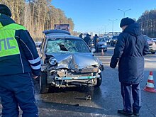 Автомобилист сбил пешеходов в Екатеринбурге