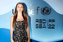 18-летняя дочь Хайди Клум в кружевном платье на бретелях посетила гала-ужин на острове Капри