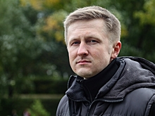 Омский замминистра Сердюков провел room tour по рабочему кабинету под полонез «Прощание с Родиной» (видео)