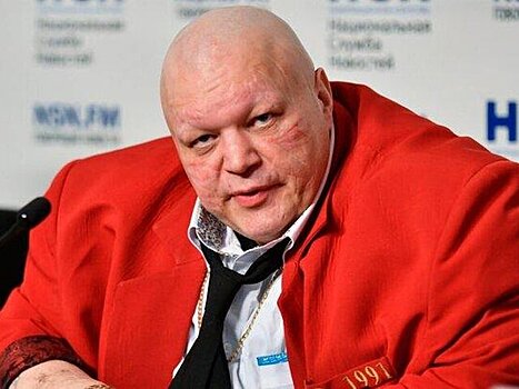 Шоумен Барецкий назвал унитаз с цветами своим самым необычным подарком на 8 Марта