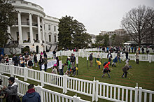 Дети поучаствовали в пасхальном катании яиц у резиденции президента США