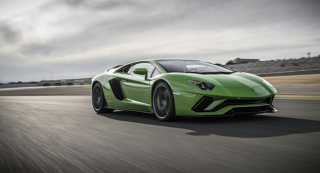 Блогеры показали разгон Lamborghini Aventador S свыше 300 км/ч