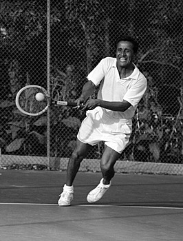 Скончался легендарный теннисист Панчо Сегура