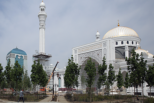 Сроки открытия мечети имени Рамзана Кадырова в Шали перенесли