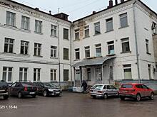 В Железногорске на 2 месяца может сместиться срок ремонта корпуса для поликлиники