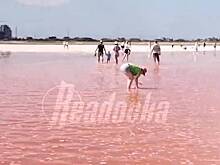 Сказочное розовое озеро вернулось в Крыму