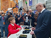 Мальчик из Донецка показал устройство для слабовидящих на конгрессе в Сириусе