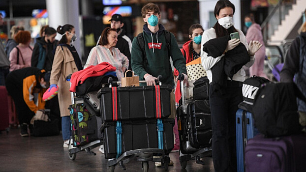 МИД предупредил россиян о рисках поездок за рубеж из-за коронавируса