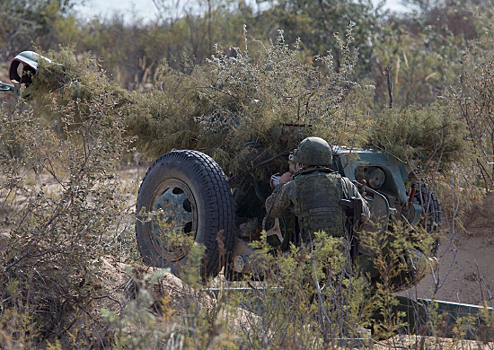 Артиллеристы Каспийской флотилии уничтожили десантно-высадочные средства условного противника в море