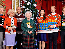 Елизавету II и ее семейство нарядили в забавные костюмы