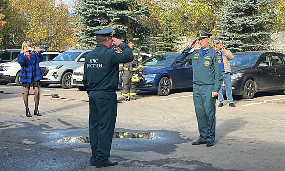 В городском округе Пушкинский на заслуженный отдых проводили пожарного Игоря Шубина