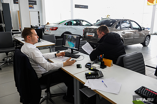 Жители ЯНАО стали чаще покупать отечественные автомобили с пробегом