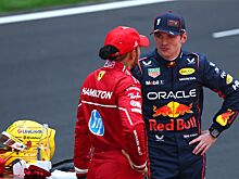 Вильнёв ответил, был бы рад Хэмилтон помешать Ферстаппену выиграть титул штрафом в Мексике