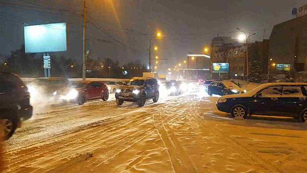 Вечерний Новосибирск парализовали 9-балльные пробки