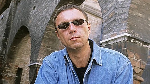 Пелевин представил новый роман A Sinistra: что ещё послушать у автора