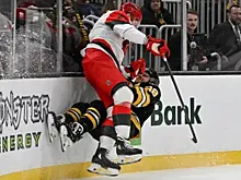 THW считают Никишина недооценённым претендентом на «Колдер»: опора «Каролины» в дебютном сезоне