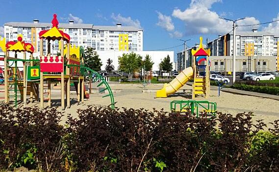 Хинштейн поручил учитывать все просьбы курян об установке детских площадок