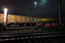 В Екатеринбурге сошли с рельсов 13 вагонов перевозившего известняк грузового поезда