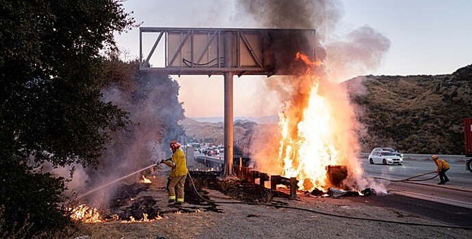 Калифорнию массово эвакуируют из-за пожаров