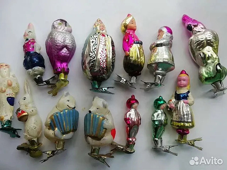 Продавец оценил весь набор старых новогодних украшений в 25.000 рублей