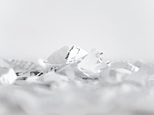 В сквере по Керамическому проезду убрали мусор